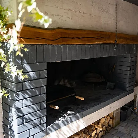 Smetovi With Jacuzzi & Sauna Zenica