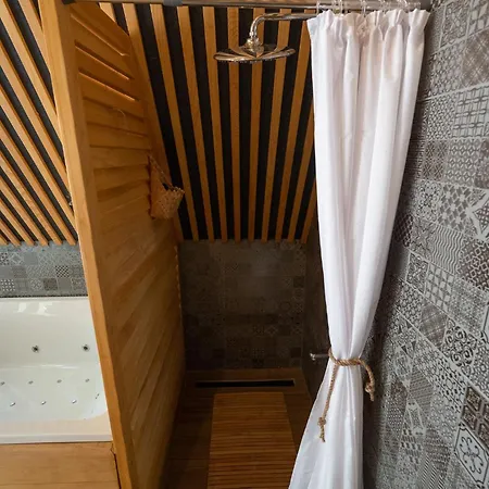 Smetovi With Jacuzzi & Sauna Zenica