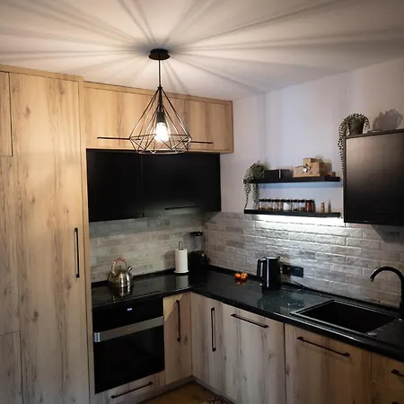 Vikendica Smetovi 度假居 泽尼察