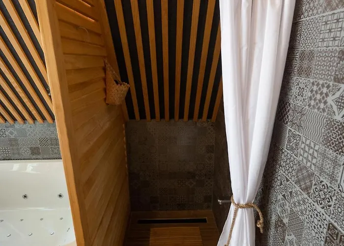 Smetovi With Jacuzzi & Sauna Zenica